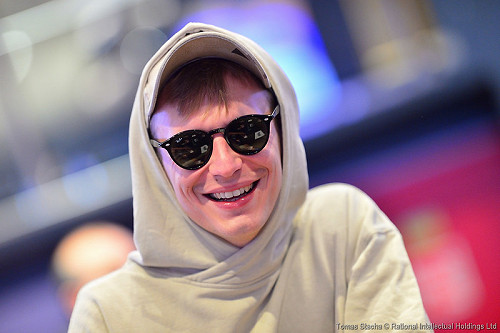 WSOP: Andrej Desset postúpil v $600 NLH DeepStacku, Daniel Negreanu má na dosah 7. náramok!