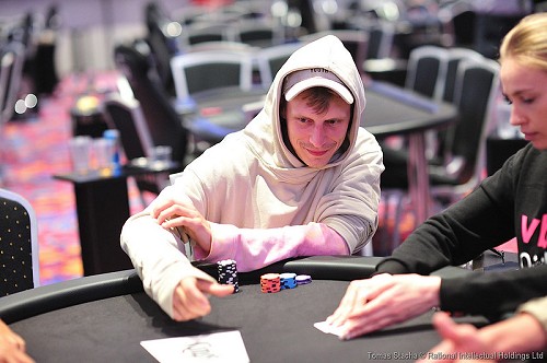 EPT Barcelona: Desset a Tekel si z rekordného ESPT Main Eventu odnášajú päťciferné odmeny
