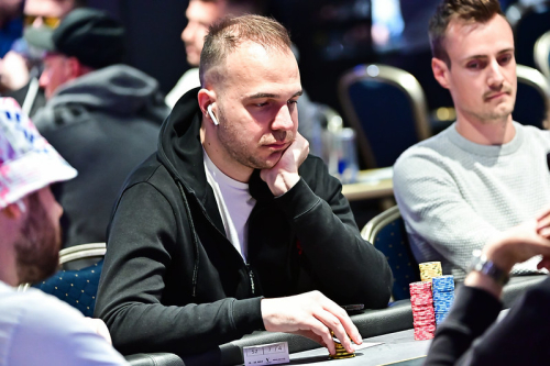 Lukáš Benkovič sa na WSOPC usadil vo vedení €777 Lucky7s eventu