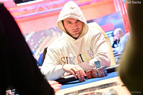 Lukáš Pažma bojuje o druhý náramok: 2. deň Mini Main Eventu si zahrá päť Slovákov
