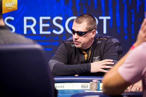 Druhý deň polmiliónového WSOPC Monster Stacku si zahrá minimálne dvojica Slovákov