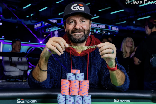 Daniel Negreanu je kráľom Omahy! V $100k High Rolleri získal 8. náramok a $2,25 milióna!