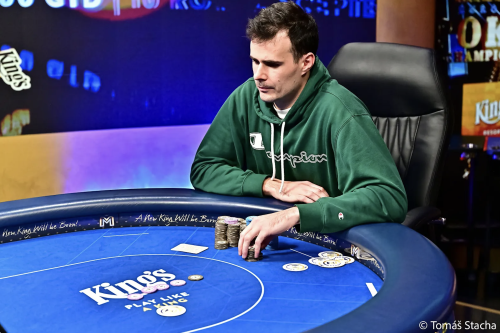 King’s Million EPC: Oliver Tor vybojoval v PLO High Rolleri €96.800! Bendík ovládol flight Monster Stacku